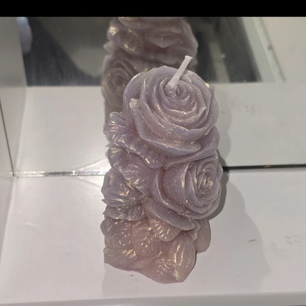 Rose Sculpted Candle – Scented Velvet Collection – 100% Beeswax Luxury